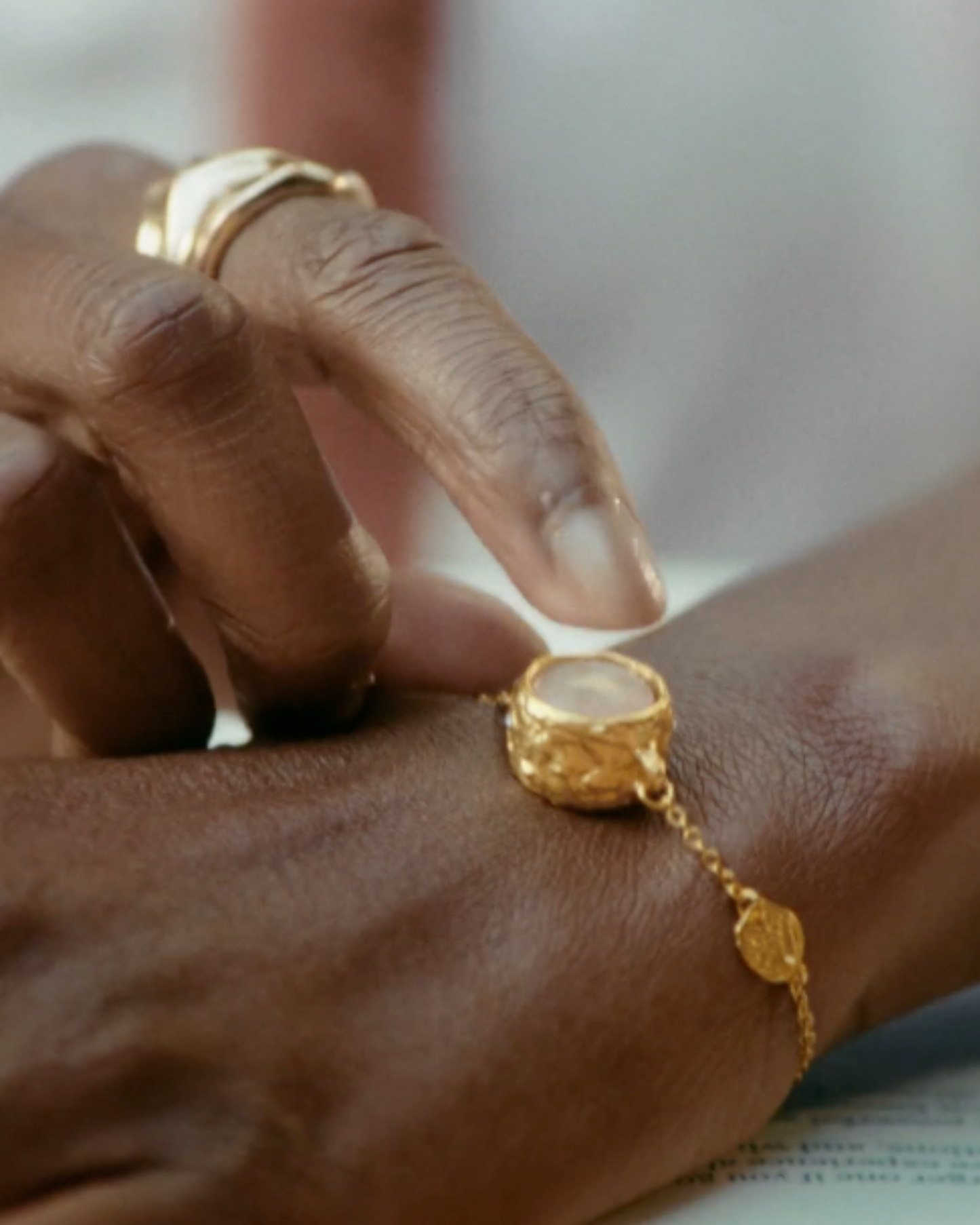 Organic Gold Bracelet - Jewelry with Alarm